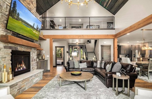 Cle Elum House | Premier 5-Star Home | Outdoor Bliss + Chef’s Kitchen & Discover More Within