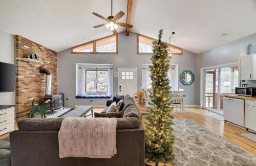 Bushkill House | Premier Cozy Cabin - Free Amenities & Comm Indoor Pools