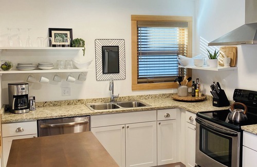 Historic Railroad District House | Premier Downstairs Flat in Perfect Down Town Location