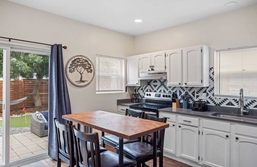 Central Colorado Springs Apartment | Premier, Hot Tub, Grill, Putting Green,Grill