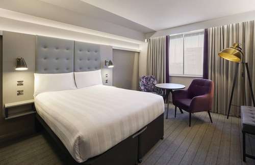 Cambridge Hotel | Premier Inn Cambridge - A14 J32
