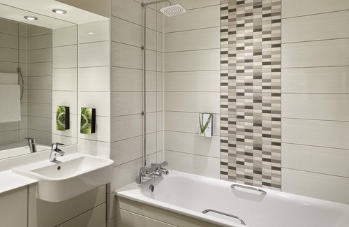 Cobham Hotel | Premier Inn Cobham