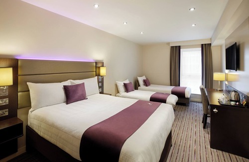 East Kilbride Hotel | Premier Inn Glasgow East Kilbride Central