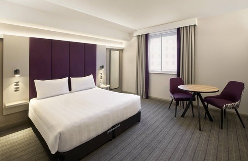 River Hotel | Premier Inn London Dagenham