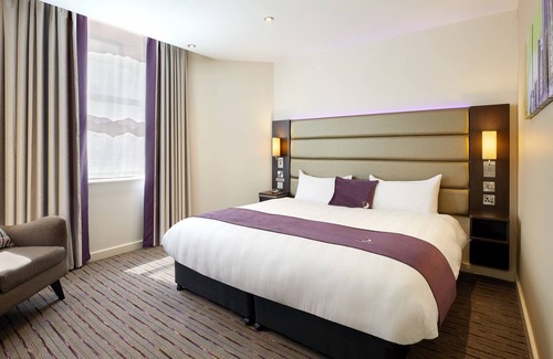 Slough Hotel | Premier Inn Slough West - Slough Trading Estate