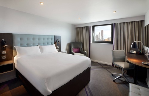 Slough Hotel | Premier Inn Slough West - Slough Trading Estate