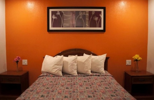 Oakland Hotel | Premier Inn & Suites