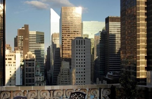 Warwick Apartment | Premier King Room Near Warwick Skate Park NYC