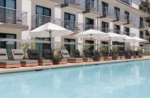 Inglewood House | Premier King Spectacle with Terrace, The Lüm Hotel, Steps from SoFi Stadium