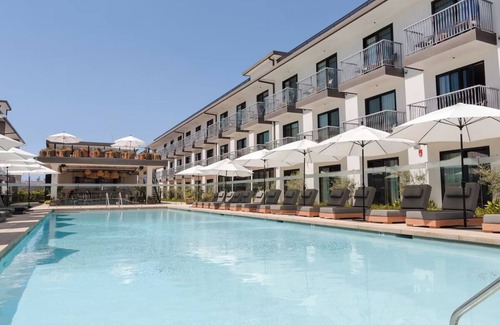 Inglewood House | Premier King Spectacle with Terrace, The Lüm Hotel, Steps from SoFi Stadium