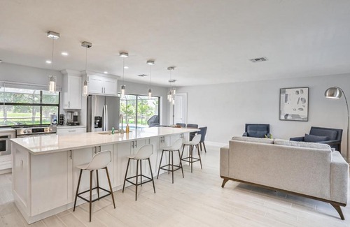 Bonita Springs House | Premier Pool Retreat