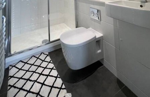Bedford Apartment | Premier Suite-Bedford City Centre w/ parking & gym