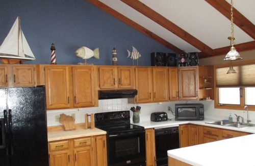 Gills Rock House | Premier Vacation Rental, Pet Friendly, Walk to Water, Restaurant, Shopping, WiFi