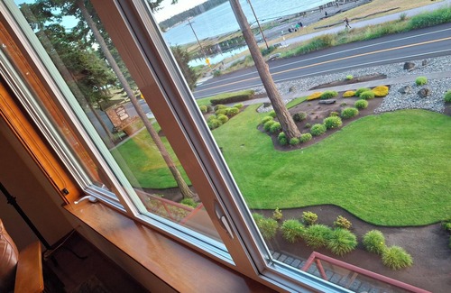 Birch Bay Condo | Premium 2-bedroom Top Floor condo with BIG view of Birch Bay, on the waterfront.