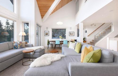 Whistler Village House | Premium 4-Bedroom Chalet