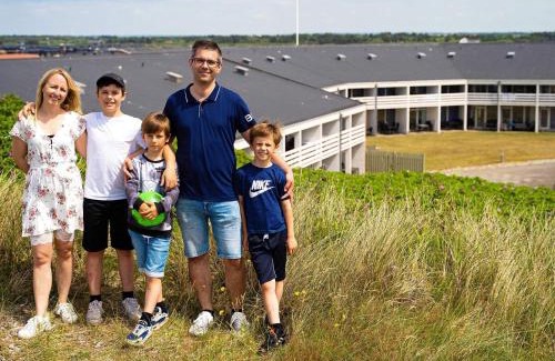 Sondervig Apartment | Premium apartment with loft in holiday park