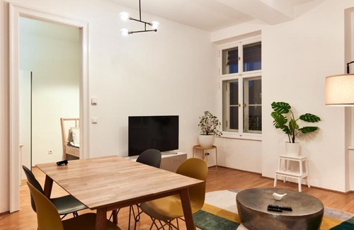 Wieden Apartment | Premium Apartments near Naschmarkt in Central Wien 24H Check-in