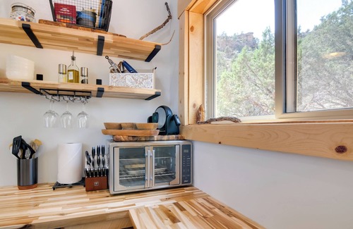 Apple Valley Cabin | Premium Apple Valley Cabin w/Zion Nat’l Park View