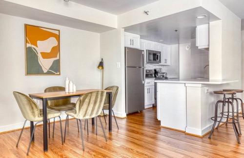 Ballston Apartment | Premium Ballston 2BR w/Concierge, W/D & Pool, near Metro, by Blueground