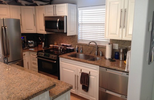 Central Beach Condo | Premium Beachside Get-Away