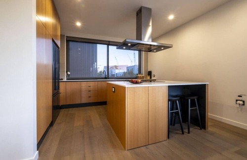 Christchurch City Centre Apartment | Premium City 3bed Apartment with Gated 2 car parks