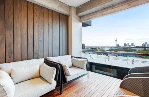 Newton Apartment | Premium Cityscape Abode w Skytower view & Parking
