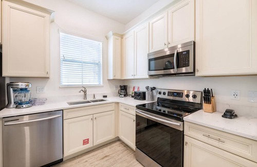 West Kissimmee Cottage | Premium Cottage with Private Hot Tub near Disney Margaritaville Resort & Island.