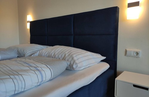 Millstatt Bed & Breakfast | Premium Doppelzimmer mit Balkon und Seeblick - Pension Zum Mühlrad