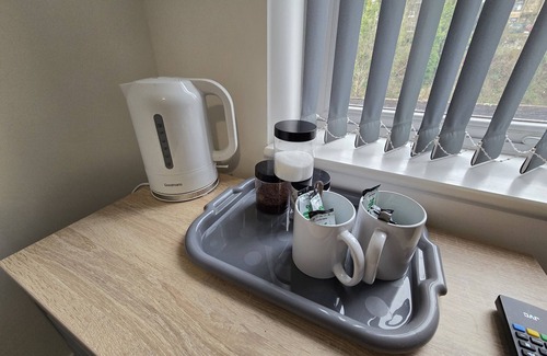 Brierfield Apartment | Premium Double room Ensuite with Shower Room 4