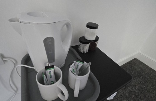 Brierfield Apartment | Premium Double room Ensuite with Shower Room 4
