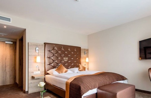 Mondsee House | Premium double room for single use - Hotel Krone