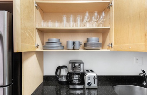 Union Square Apartment | Premium Flatiron 1BR w/Gym, Doorman, near USQ, train, by Blueground