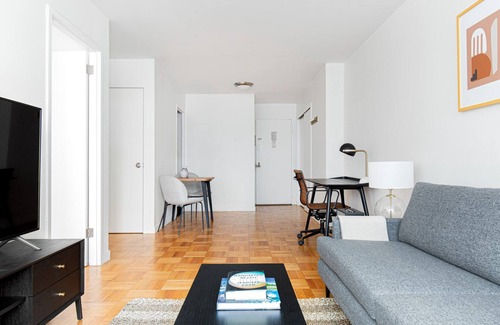 Union Square Apartment | Premium Flatiron 1BR w/Gym, Doorman, near USQ, train, by Blueground
