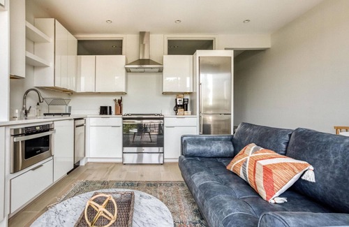 H Street Corridor Apartment | Premium H Street 1BR w/W/D, nr Light Rail Station & Buses, by Blueground