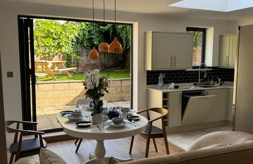 Cantelowes Apartment | Premium House in Camden Town