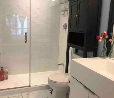 Toronto Entertainment District Hotel | Premium INN with Views