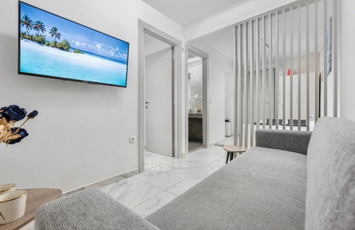 Thessaloniki City Centre Villa | Premium Jacuzzi Suite at the City Center