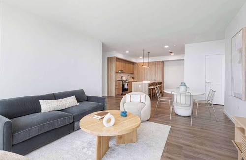 The Loop Apartment | Premium Lake Views + Ideal for Group Getaways