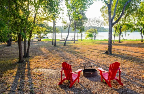 Bastrop Cabin | Premium Lakefront Cabin #3: The Firefly (Austin)