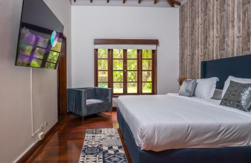 La Florida House | Premium Mansion in El Poblado Nightclub, Maid & Pool