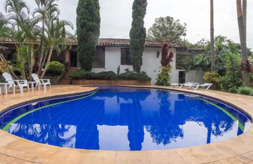 La Florida House | Premium Mansion in El Poblado Nightclub, Maid & Pool