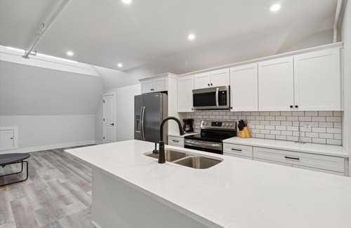 Muskegon House | Premium Modern Victorian Unit 5 1 bed 1 bath, Premium Modern Victorian Unit 5 1 bed 1 bath