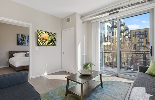 Crossroads Arts District Condo | Premium Quality Residence with Impressive Insta-Worthy Features 360
