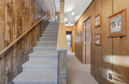 Bessemer Villa | Premium Slope-Side Escape I Alpen Villas at Powderhorn Mountain
