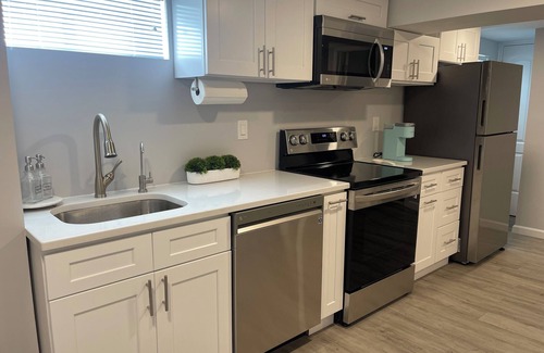 Alden Manor Apartment | Premium Studio Suite - 10 min. walk to UBS Arena & Belmont Park