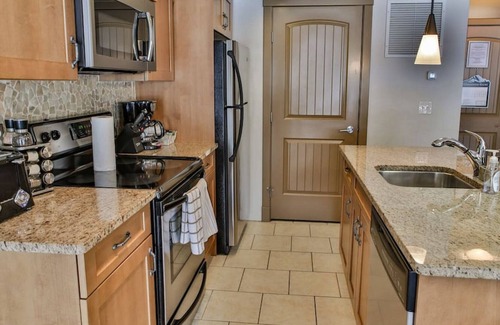 Copperstone Resort Apartment | PremiumStayz 2214 Canmore Modern Suite