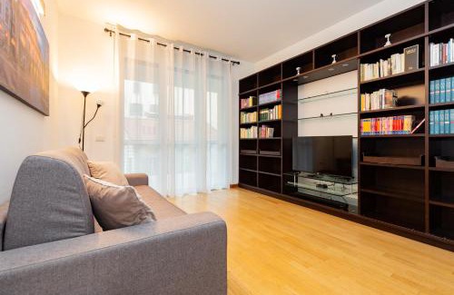 Tricolore Apartment | PREMUDA20 Milan Elegant Apartment