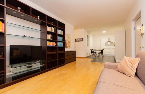 Tricolore Apartment | PREMUDA20 Milan Elegant Apartment