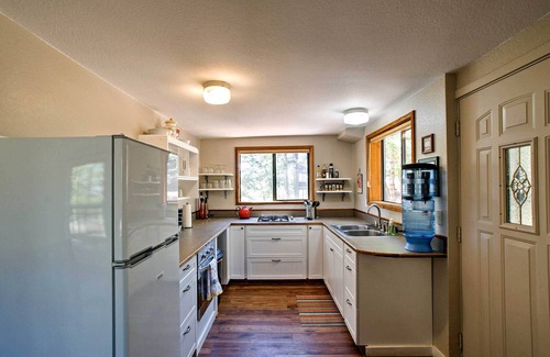Prescott House | Prescott Forest Cabin w/Deck, 9 Miles to Downtown
