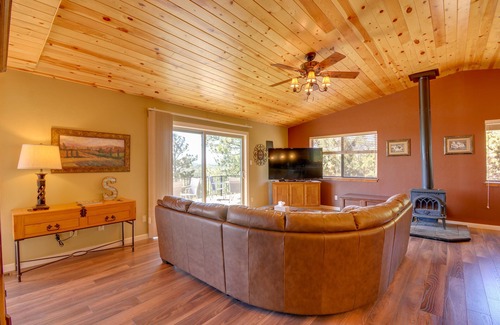 Highland Pines House | Prescott Hideaway w/ Deck, Sauna & Mountain Views!